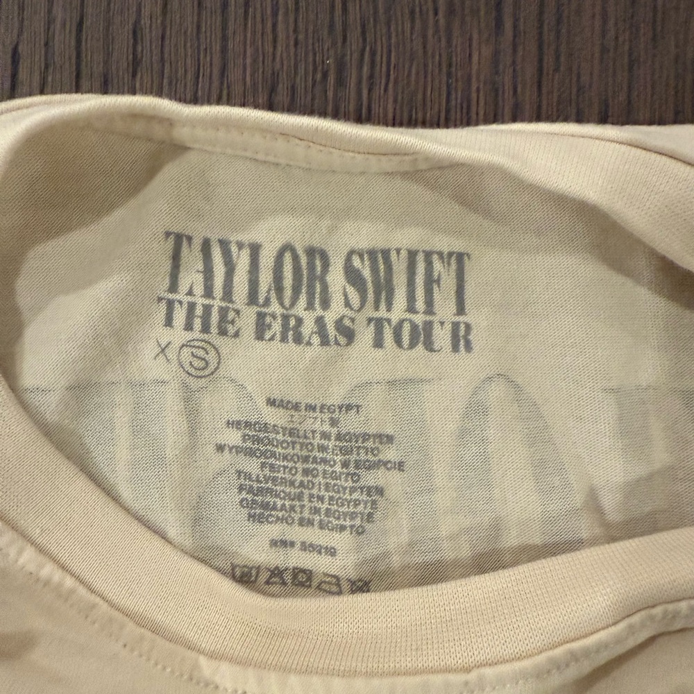 Taylor Swift Eras Tour Tee, brand new, purchased at concert - Picture 3 of 3